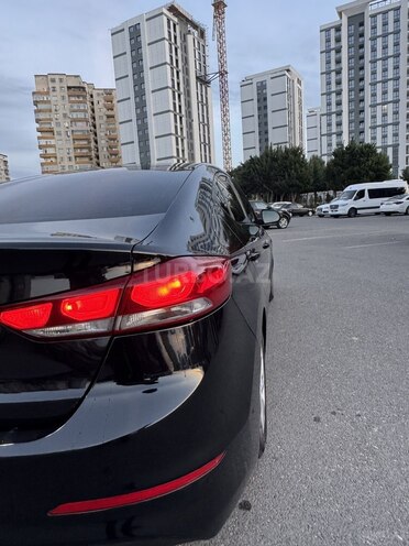 Hyundai Elantra 2018, 137,377 km - 2.0 л - Bakı