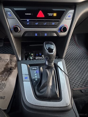 Hyundai Elantra 2018, 137,377 km - 2.0 л - Bakı
