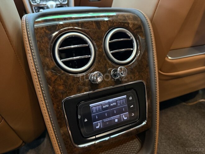 Bentley Flying Spur 2015, 52,300 km - 4.0 l - Bakı