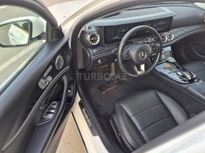 Mercedes E 220 d 2016, 189,600 km - 2.1 l - Bakı