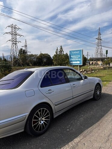 Mercedes E 240 2001, 195,698 km - 2.4 l - Masallı