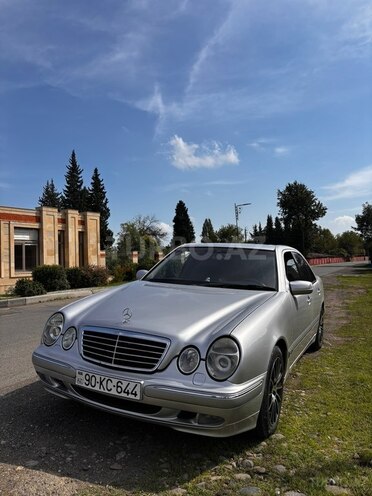 Mercedes E 240 2001, 195,698 km - 2.4 l - Masallı