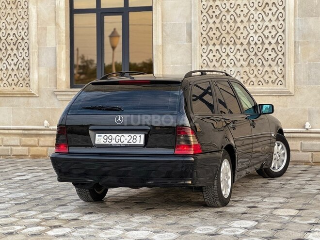 Mercedes C 220 2000, 318,000 km - 2.2 л - Saatlı