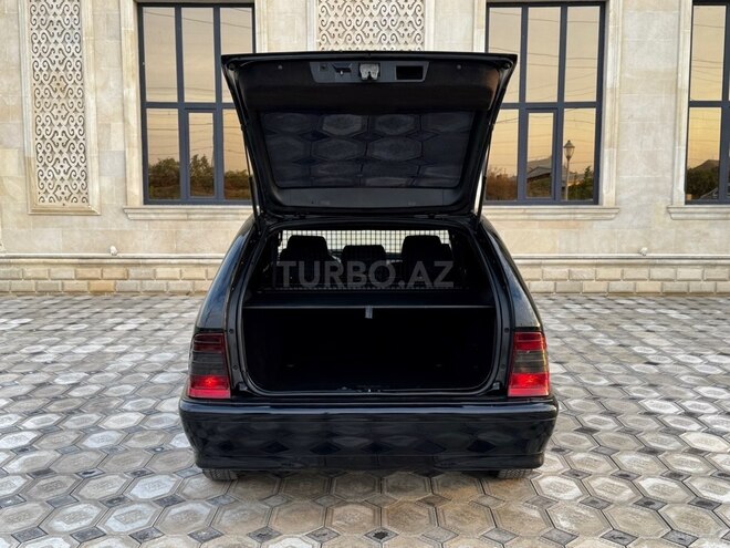 Mercedes C 220 2000, 318,000 km - 2.2 л - Saatlı