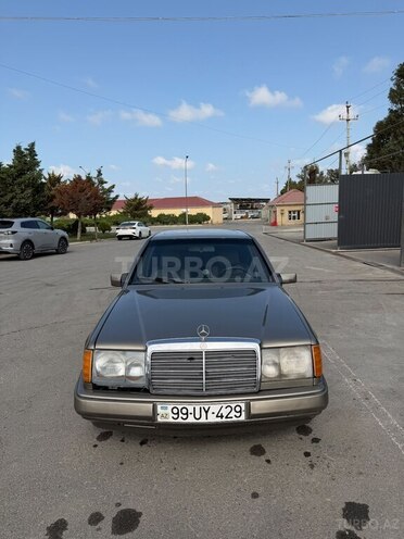 Mercedes  1990, 250,000 km - 2.0 l - Bakı