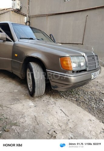 Mercedes  1990, 250,000 km - 2.0 l - Bakı