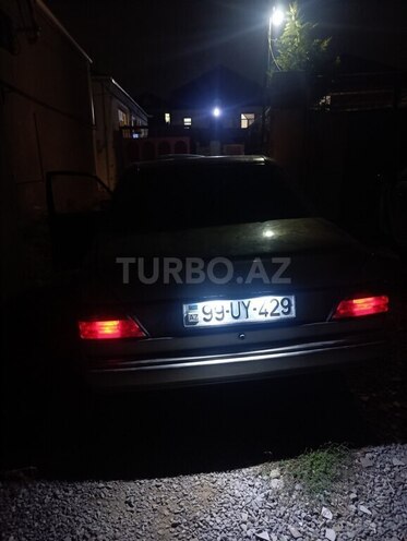 Mercedes  1990, 250,000 km - 2.0 l - Bakı