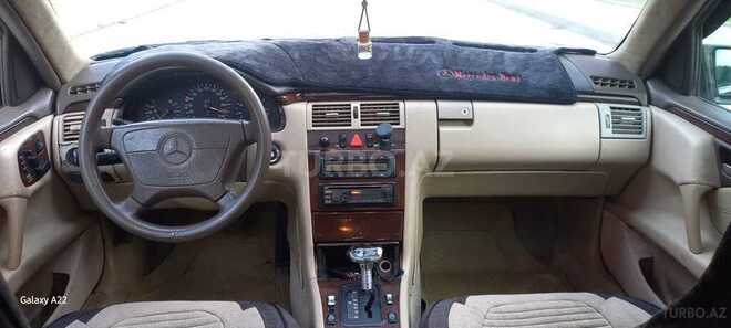 Mercedes E 230 1996, 304,000 km - 2.3 л - Sumqayıt