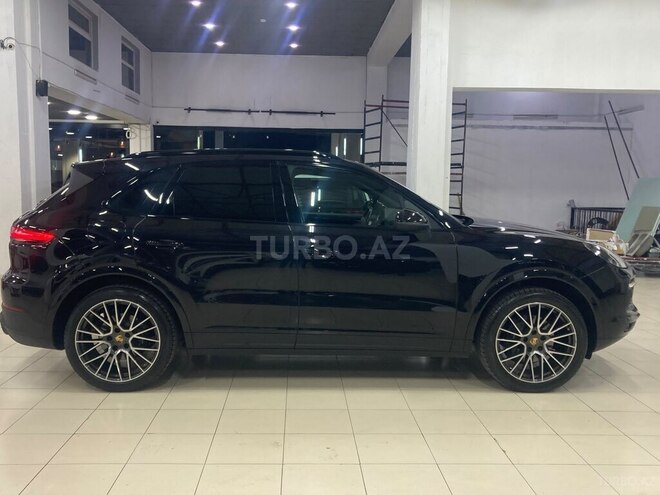 Porsche Cayenne 2018, 71,400 km - 3.0 l - Bakı