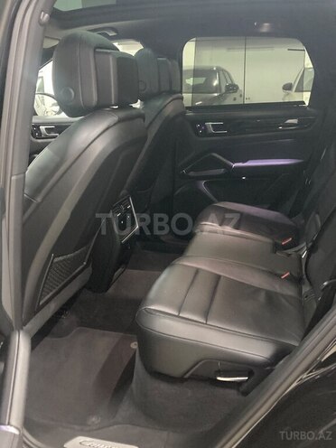 Porsche Cayenne 2018, 71,400 km - 3.0 l - Bakı