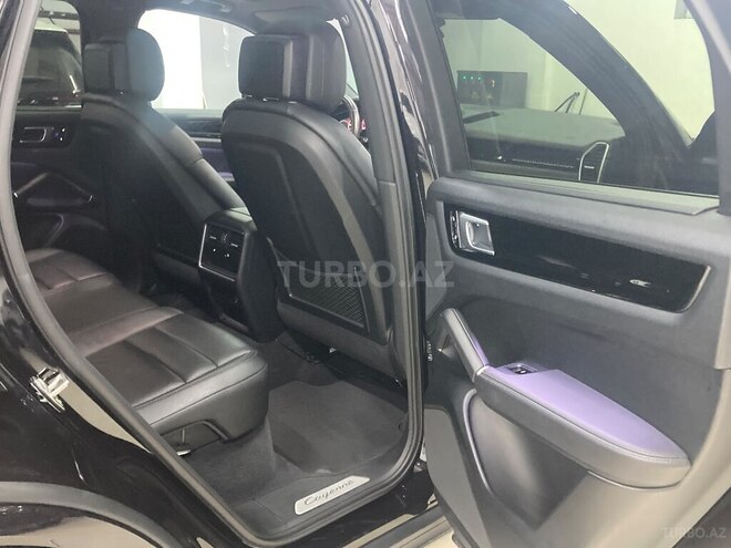 Porsche Cayenne 2018, 71,400 km - 3.0 l - Bakı