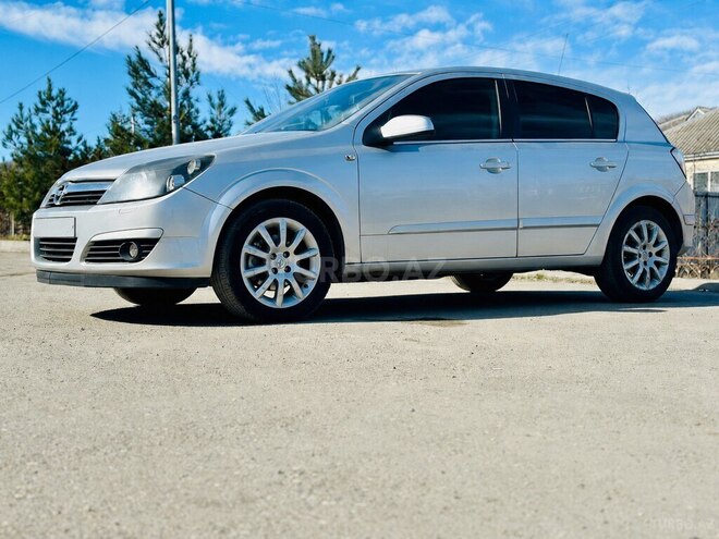 Opel Astra 2005, 330,000 km - 1.4 л - Qusar