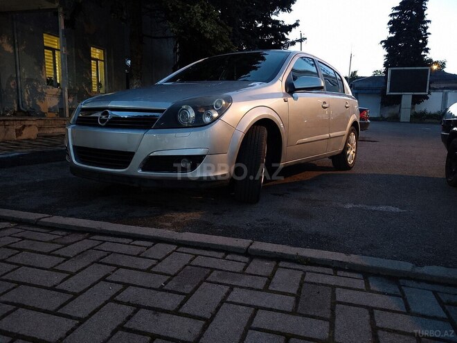 Opel Astra 2005, 330,000 km - 1.4 л - Qusar