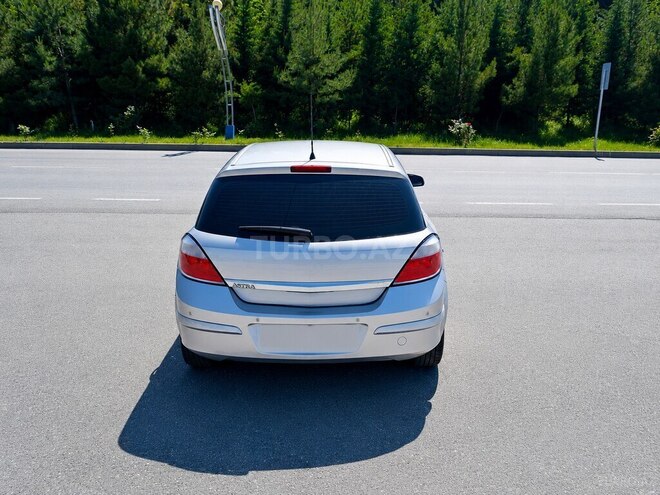 Opel Astra 2005, 330,000 km - 1.4 л - Qusar