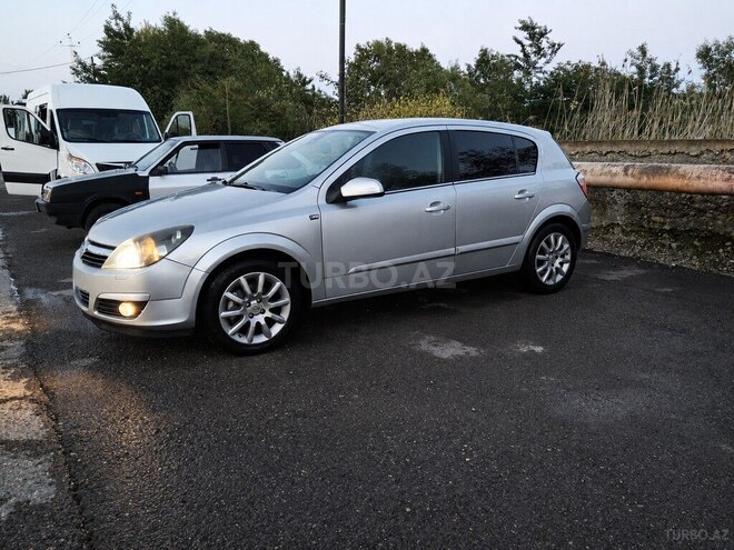 Opel Astra 2005, 330,000 km - 1.4 л - Qusar