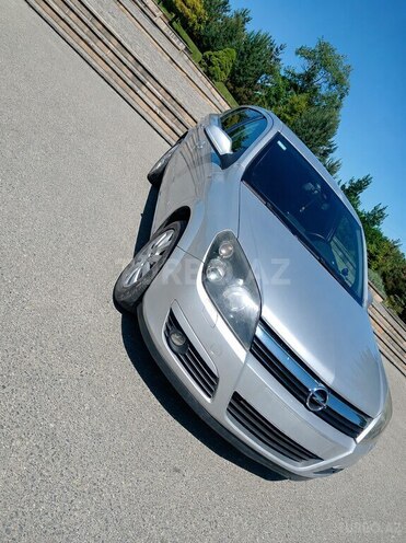 Opel Astra 2005, 330,000 km - 1.4 л - Qusar