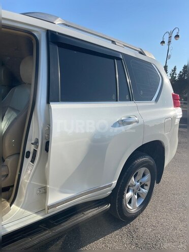 Toyota Land Cruiser Prado 2011, 242,000 km - 2.7 l - Quba