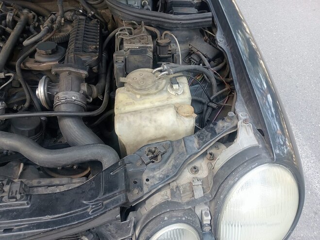 Mercedes E 270 1999, 253,651 km - 2.7 l - Sumqayıt