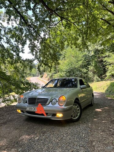 Mercedes E 220 2000, 246,500 km - 2.2 л - Biləsuvar