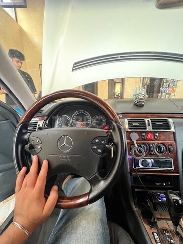Mercedes E 220 2000, 246,500 km - 2.2 л - Biləsuvar