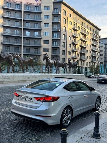 Hyundai Elantra 2018, 60,350 km - 2.0 l - Bakı