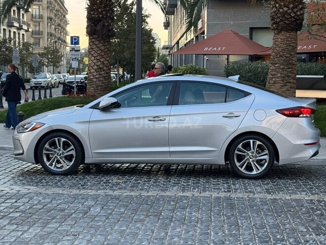 Hyundai Elantra 2018, 60,350 km - 2.0 l - Bakı