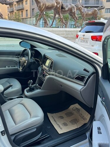 Hyundai Elantra 2018, 60,350 km - 2.0 l - Bakı
