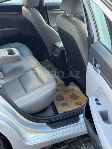 Hyundai Elantra 2018, 60,350 km - 2.0 l - Bakı