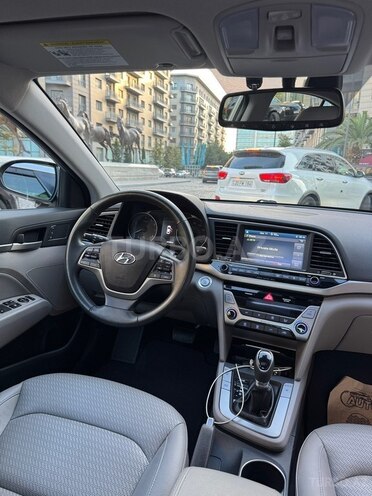 Hyundai Elantra 2018, 60,350 km - 2.0 l - Bakı