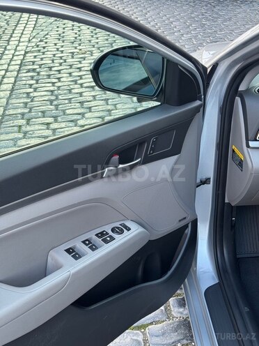 Hyundai Elantra 2018, 60,350 km - 2.0 l - Bakı