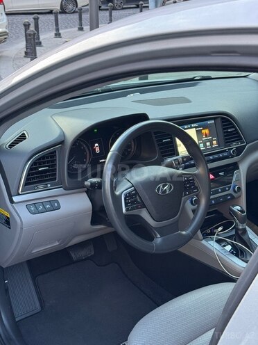 Hyundai Elantra 2018, 60,350 km - 2.0 l - Bakı
