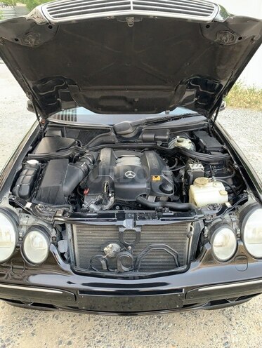 Mercedes E 280 2001, 231,012 km - 2.8 l - Bakı