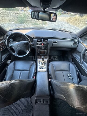 Mercedes E 280 2001, 231,012 km - 2.8 l - Bakı