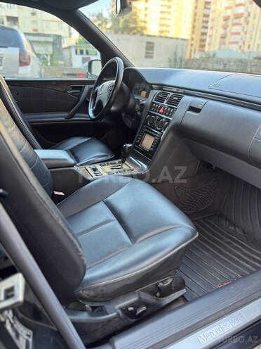 Mercedes E 280 2001, 231,012 km - 2.8 l - Bakı