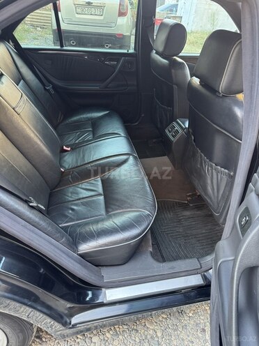 Mercedes E 280 2001, 231,012 km - 2.8 l - Bakı