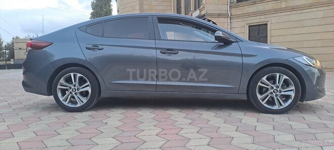 Hyundai Elantra 2018, 131,300 km - 1.6 л - Bakı