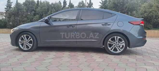 Hyundai Elantra 2018, 131,300 km - 1.6 л - Bakı