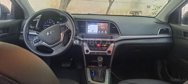 Hyundai Elantra 2018, 131,300 km - 1.6 л - Bakı