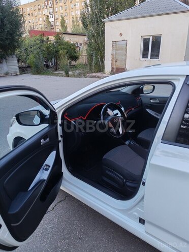 Hyundai Accent 2011, 284,000 km - 1.4 l - Bakı