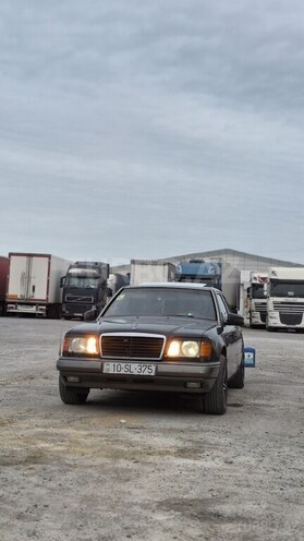 Mercedes E 250 1995, 695,317 km - 2.5 l - Füzuli