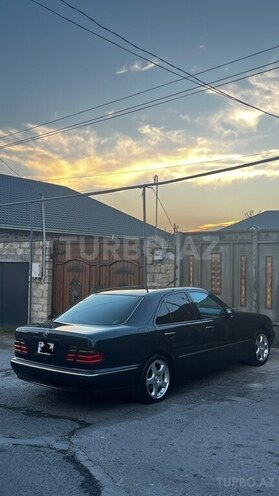 Mercedes E 320 1999, 142,000 km - 3.2 л - Şəki