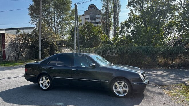 Mercedes E 320 1999, 142,000 km - 3.2 л - Şəki