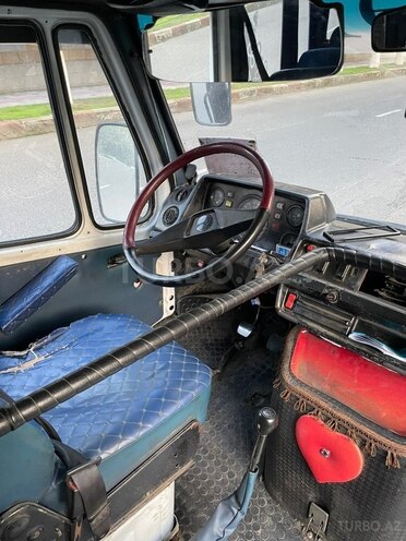 Mercedes 208 D 1994, 200,000 km - 2.3 л - Astara