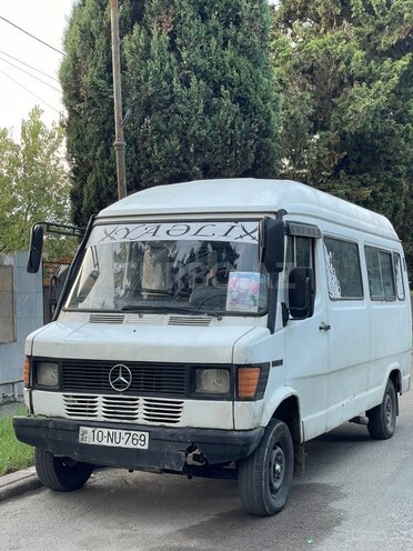 Mercedes 208 D 1994, 200,000 km - 2.3 л - Astara