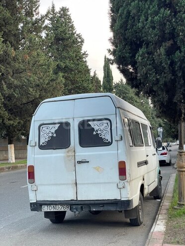 Mercedes 208 D 1994, 200,000 km - 2.3 л - Astara