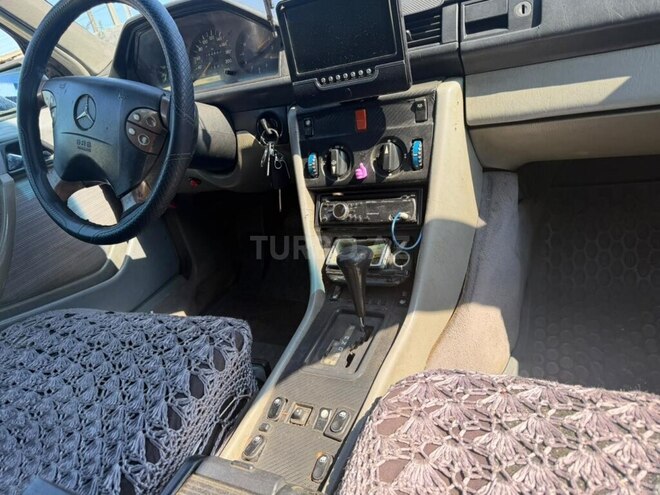 Mercedes 250 D 1988, 300,000 km - 2.5 l - Astara