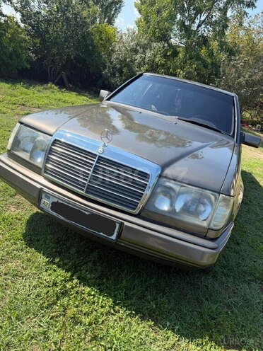Mercedes 250 D 1988, 300,000 km - 2.5 l - Astara