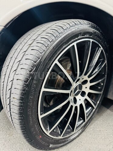 Mercedes E 320 2003, 270,000 km - 3.2 l - Zaqatala