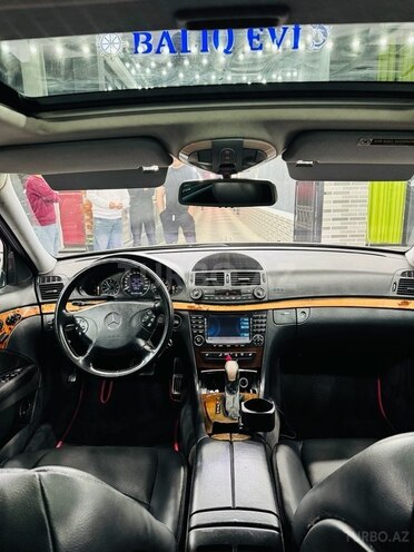 Mercedes E 320 2003, 270,000 km - 3.2 l - Zaqatala