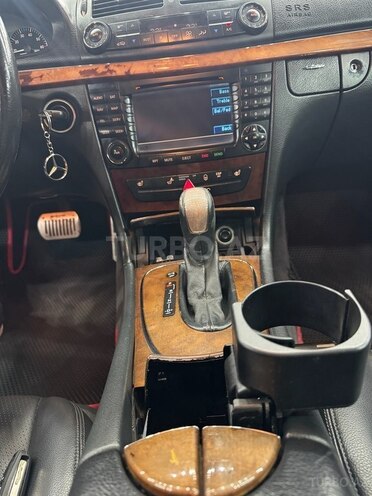 Mercedes E 320 2003, 270,000 km - 3.2 l - Zaqatala
